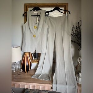 NWT BLOGGERS FAVORITE Commense Cream Tailored Pantsuit with Blazer-Style Top